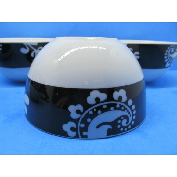 Shannon Palace Damask Noir White On Black On White Cereal Bowls Set Of 4 Bowls - Picture 6 of 8